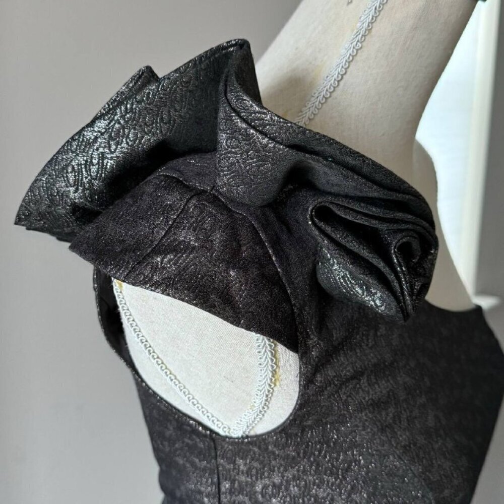 NWOT! H&M Stunning One Shoulder Silver Party Dress - Size 6 - Picture 4 of 7